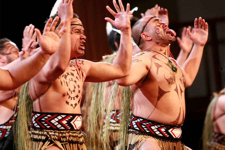 New-Zealand---The-famous-Haka-greeting